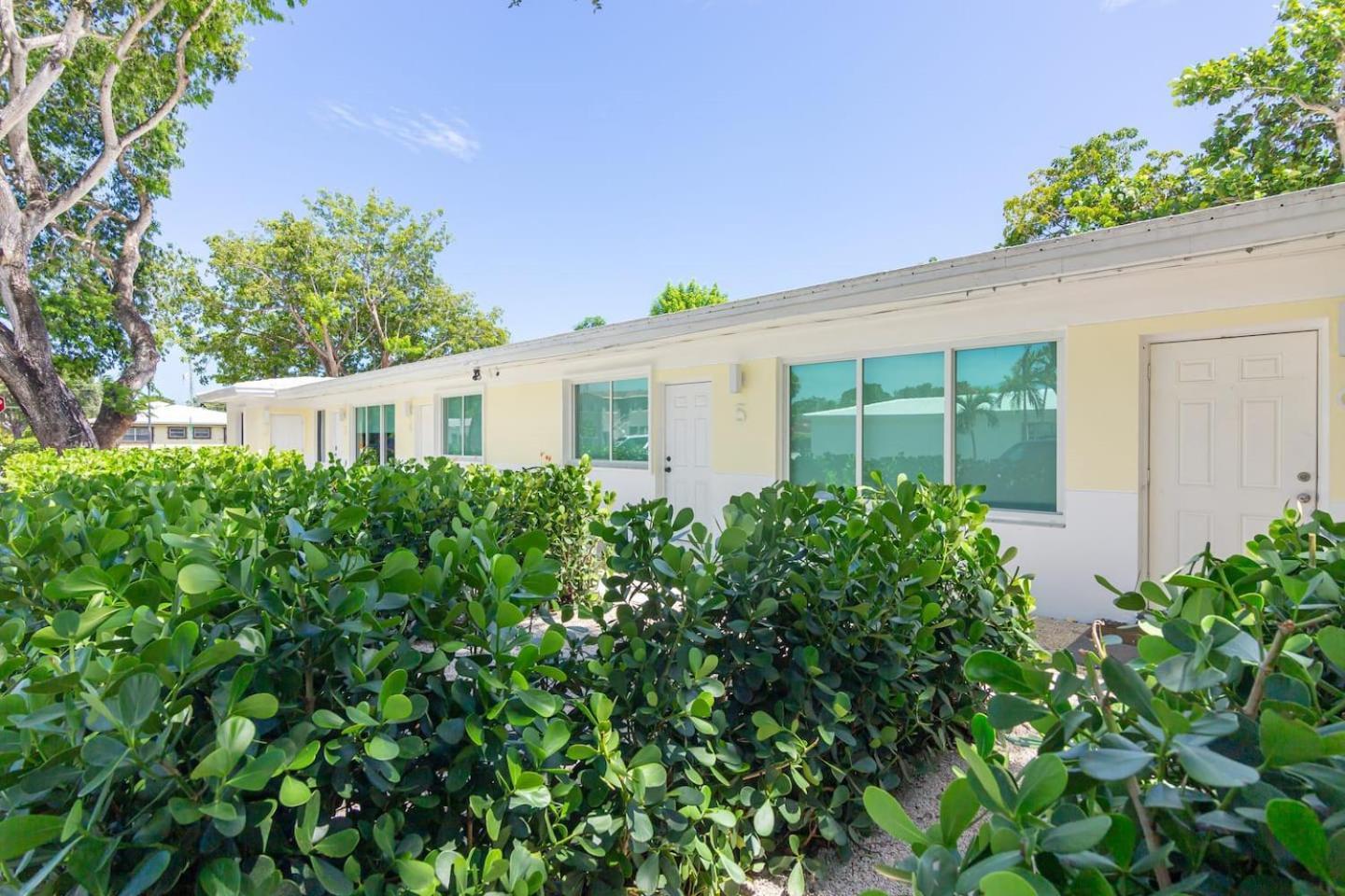 Newly Renovated Stylish Studio In El Portal #2 Miami Bagian luar foto