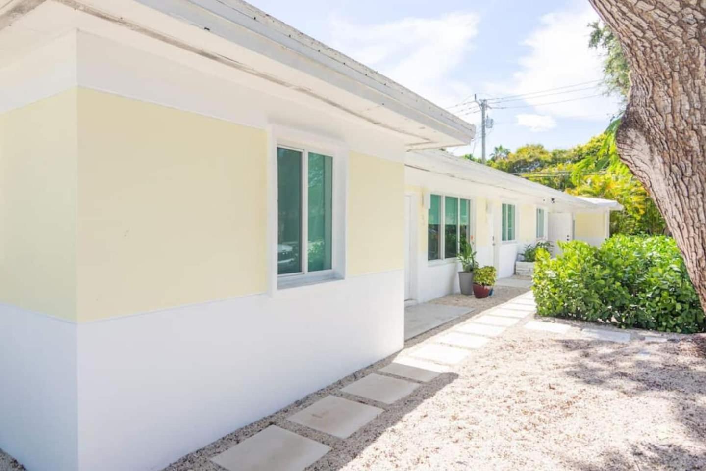 Newly Renovated Stylish Studio In El Portal #2 Miami Bagian luar foto