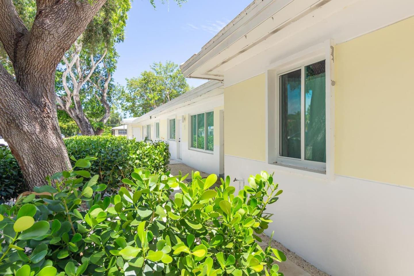 Newly Renovated Stylish Studio In El Portal #2 Miami Bagian luar foto